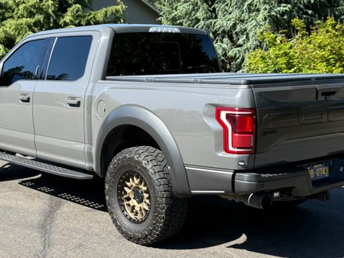Used 2018 Ford F150 Raptor w/ Equipment Group 802A Luxury AWD/4WD image 6
