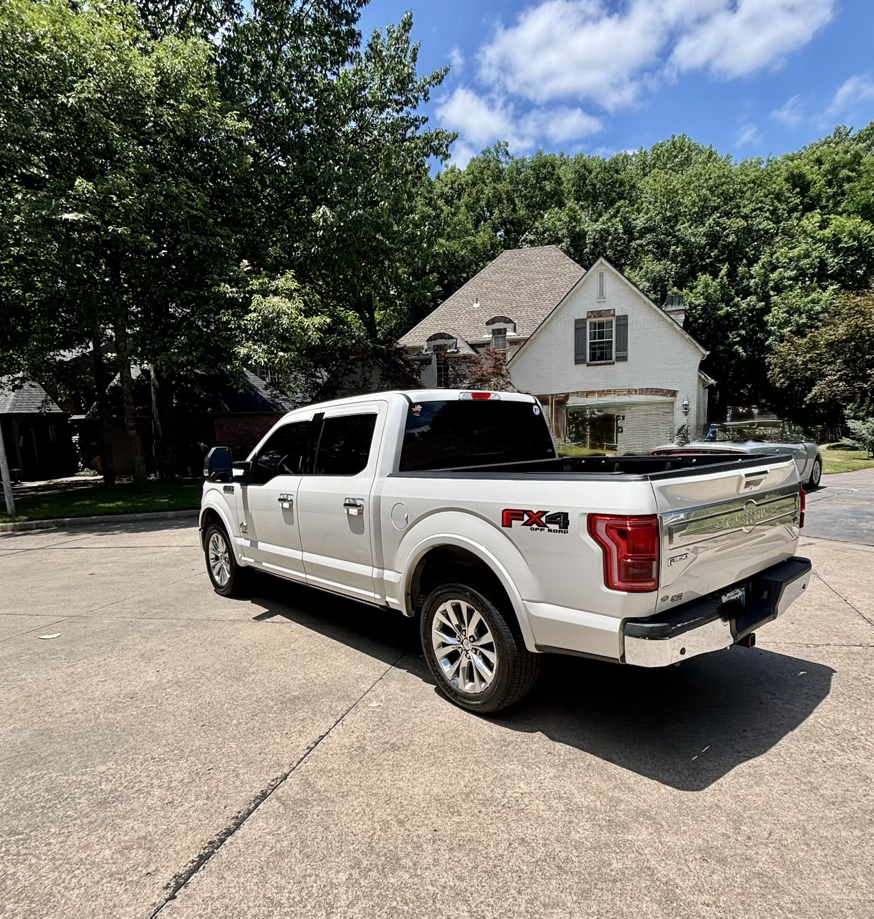 Used 2015 Ford F150 King Ranch w/ Equipment Group 601A Luxury AWD/4WD image 6
