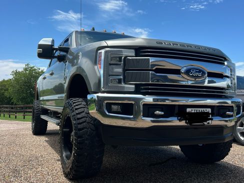 Used 2019 Ford F350 Lariat w/ Lariat Ultimate Package image 2