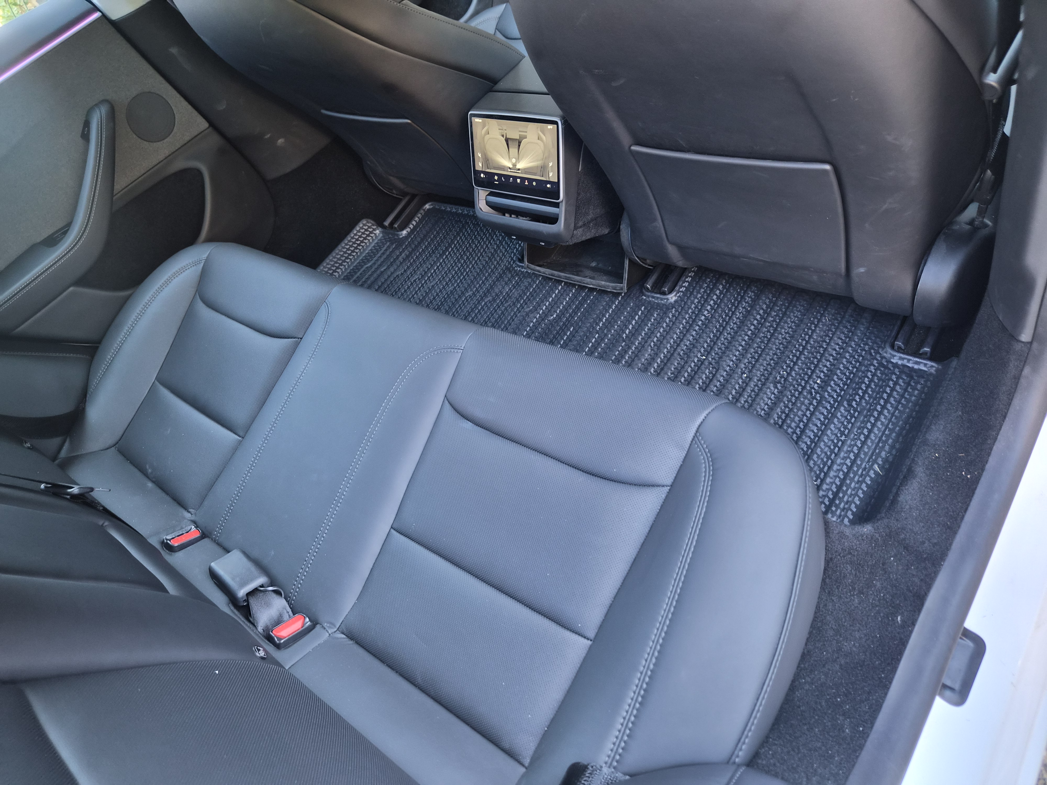 Used 2024 Tesla Model 3 Standard Range RWD image 18