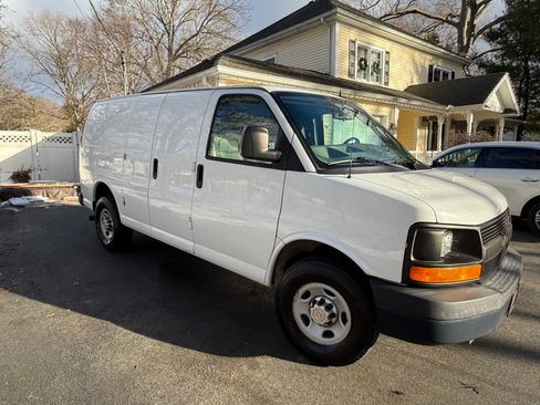 Used 2013 Chevrolet Express 2500 image 6