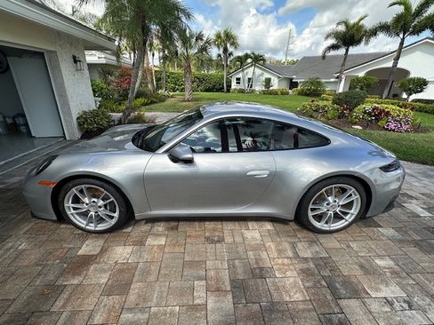 Used 2025 Porsche 911 Carrera image 2
