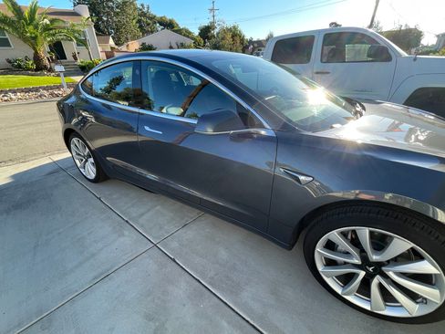 Used 2019 Tesla Model 3 Standard Range Plus image 13
