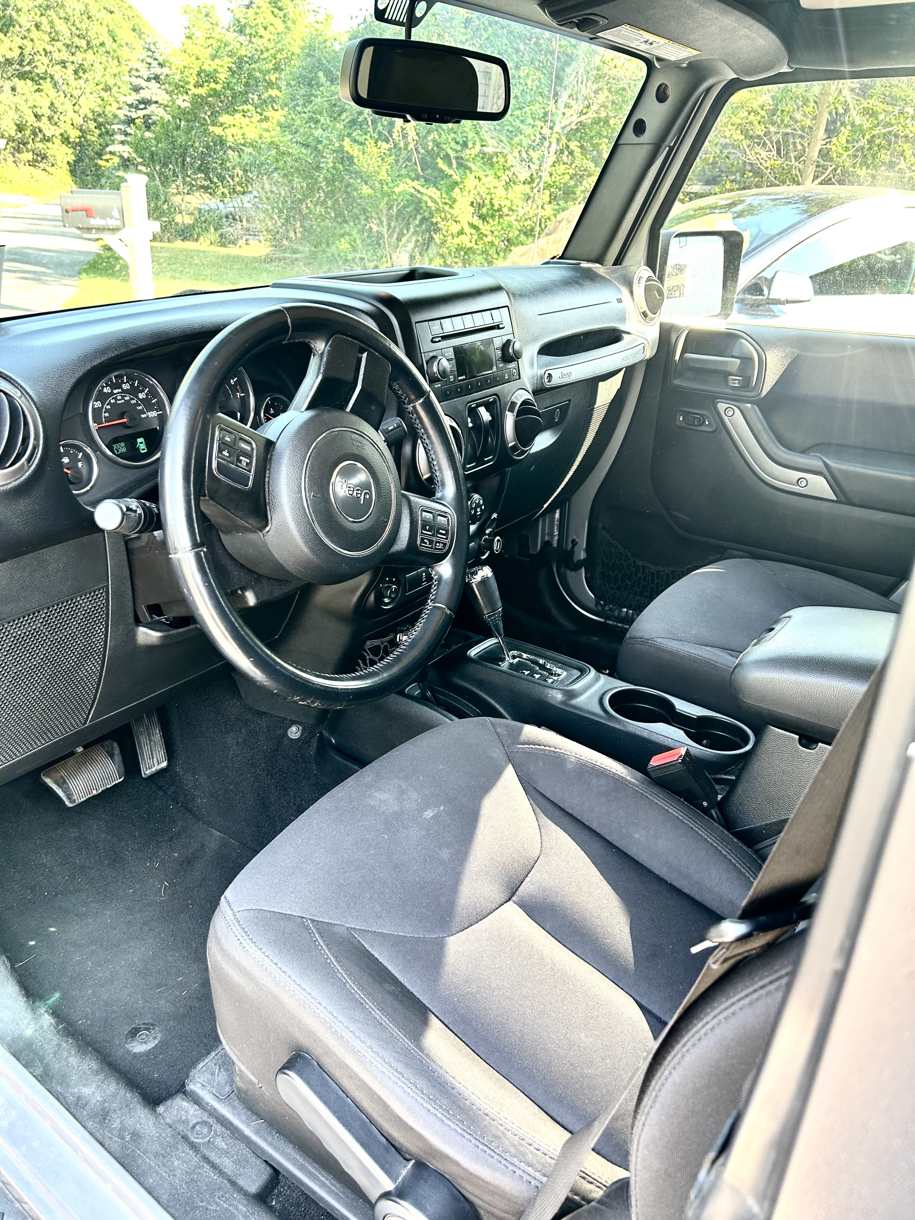 Used 2015 Jeep Wrangler Sport w/ Quick Order Package 24S AWD/4WD image 16