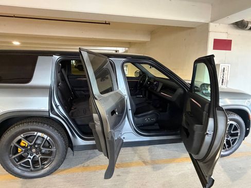 Used 2027 Rivian R2 Performance Dual AWD/4WD image 6