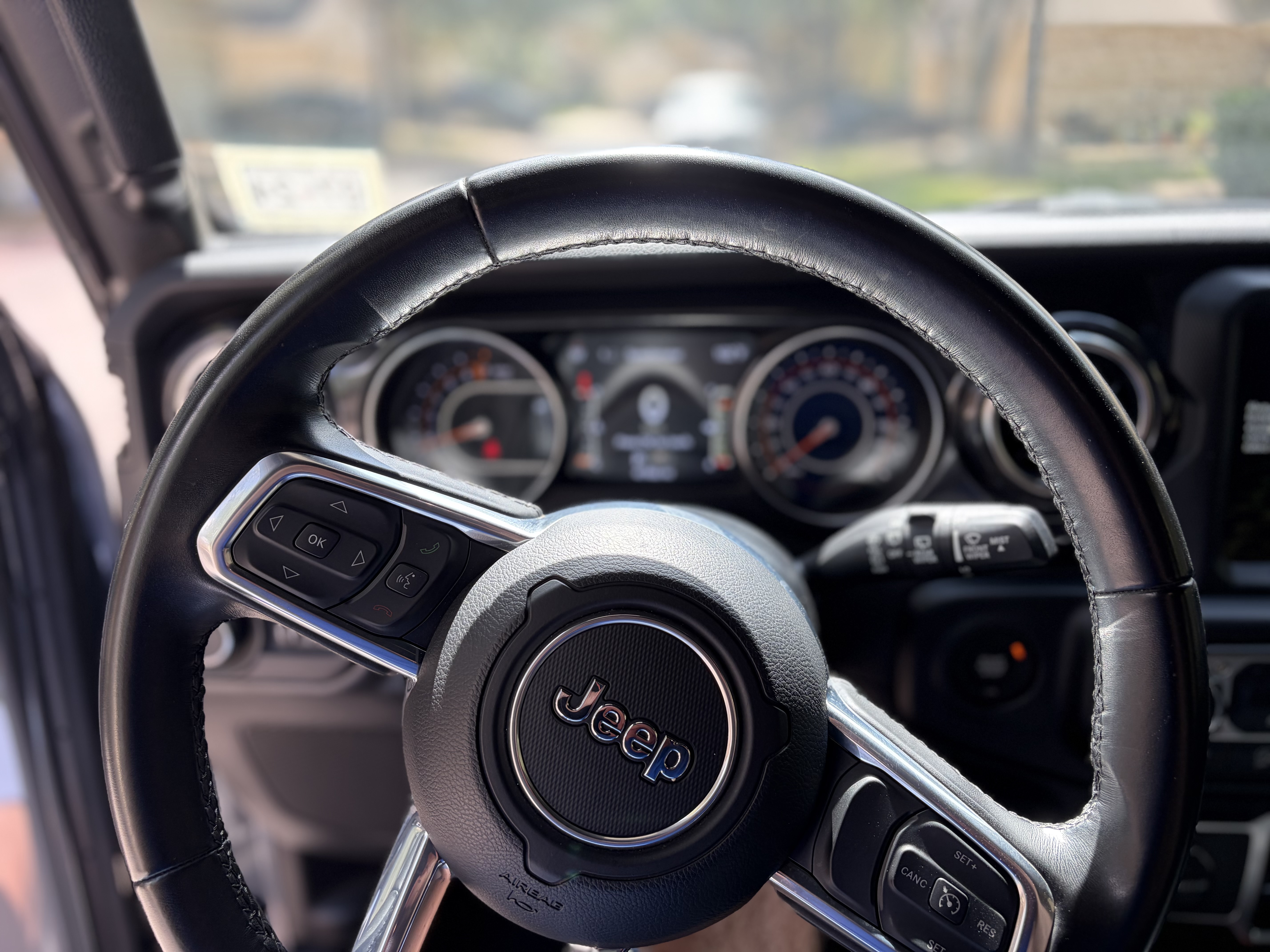 Used 2022 Jeep Wrangler Unlimited Sahara AWD/4WD image 9