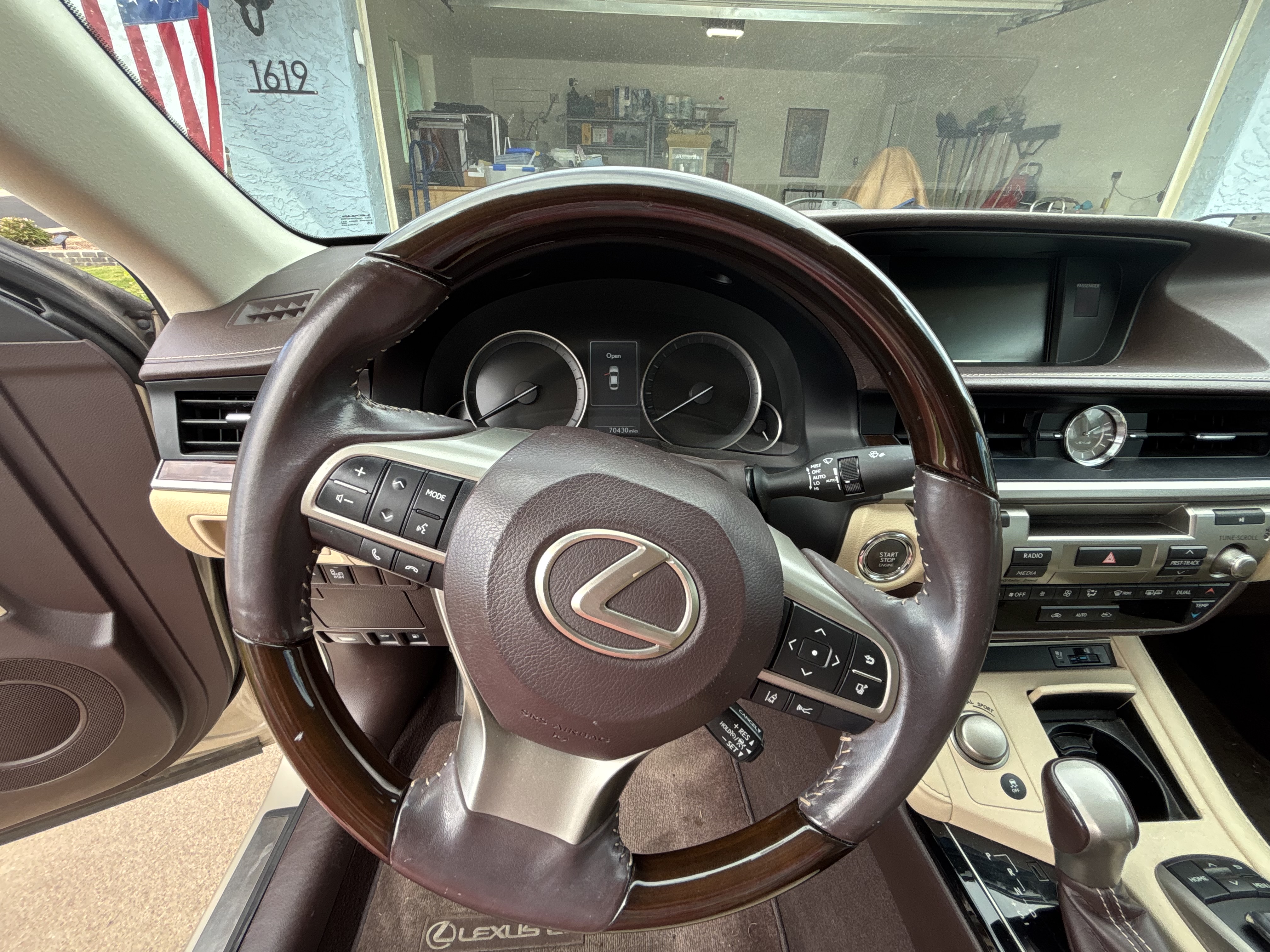 Used 2018 Lexus ES 350 w/ Navigation System Package FWD image 9