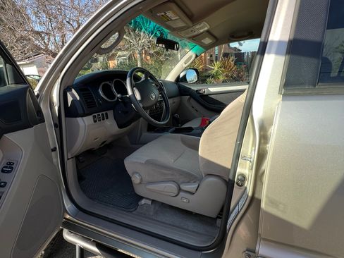 Used 2004 Toyota 4Runner Sport image 16