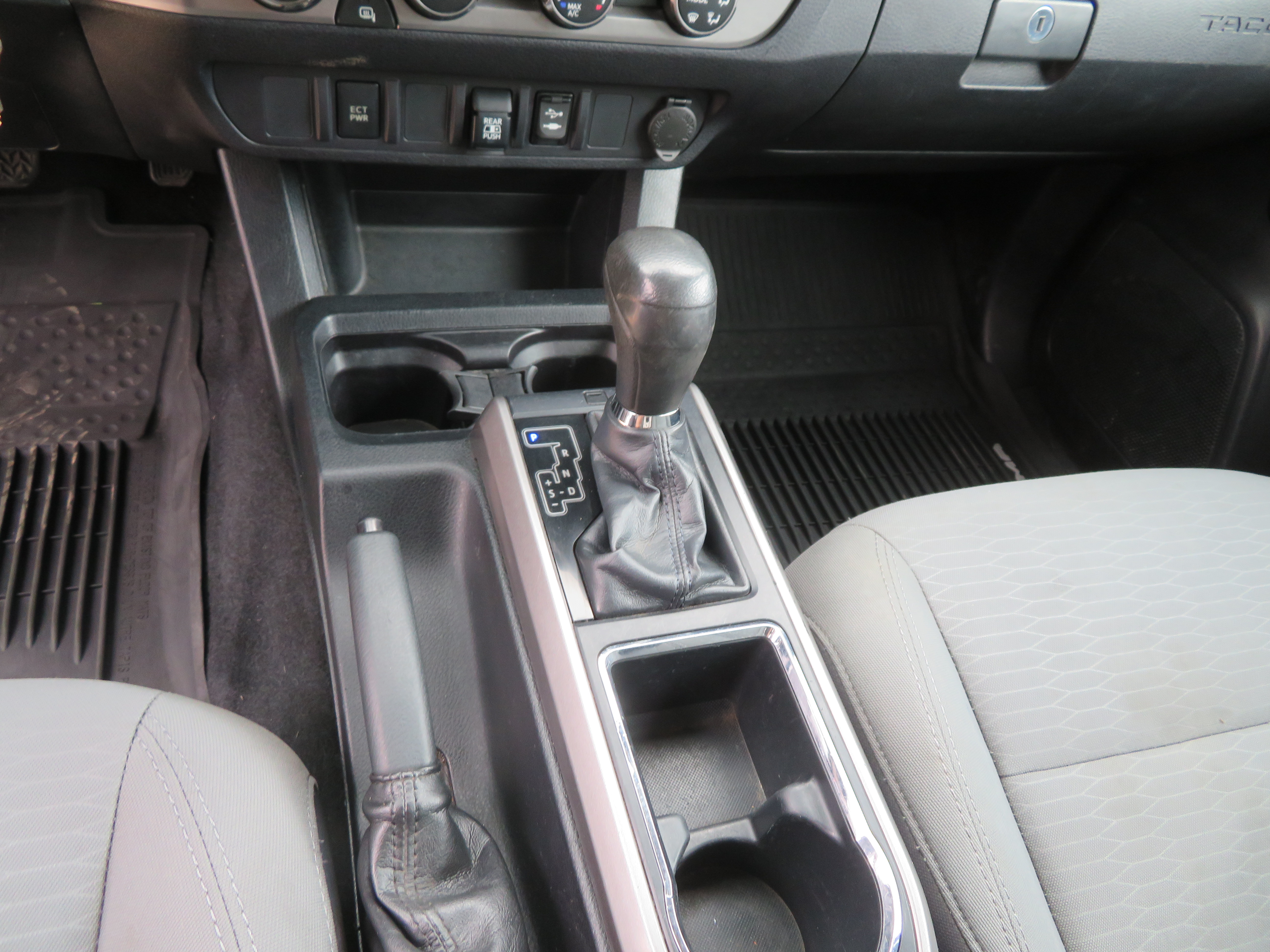 Used 2019 Toyota Tacoma SR5 AWD/4WD image 22