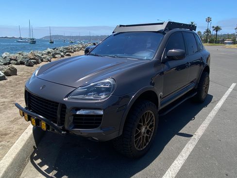 Used 2009 Porsche Cayenne Turbo S AWD/4WD image 32