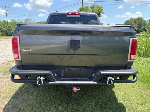 Used 2016 RAM 1500 Laramie w/ Convenience Group image 8