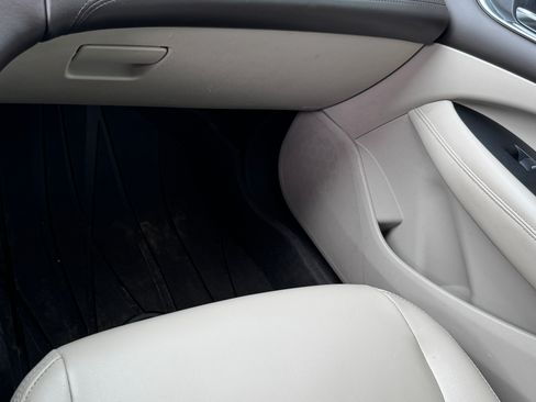 Used 2017 Buick LaCrosse Preferred image 11