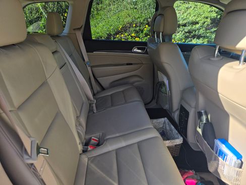 Used 2020 Jeep Grand Cherokee Limited image 6