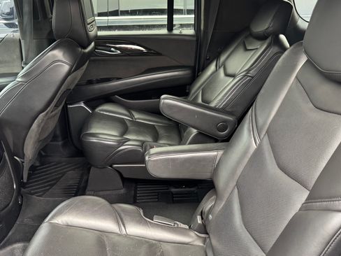 Used 2018 Cadillac Escalade ESV Platinum image 6