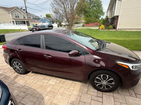 Used 2018 Kia Forte LX FWD image 1