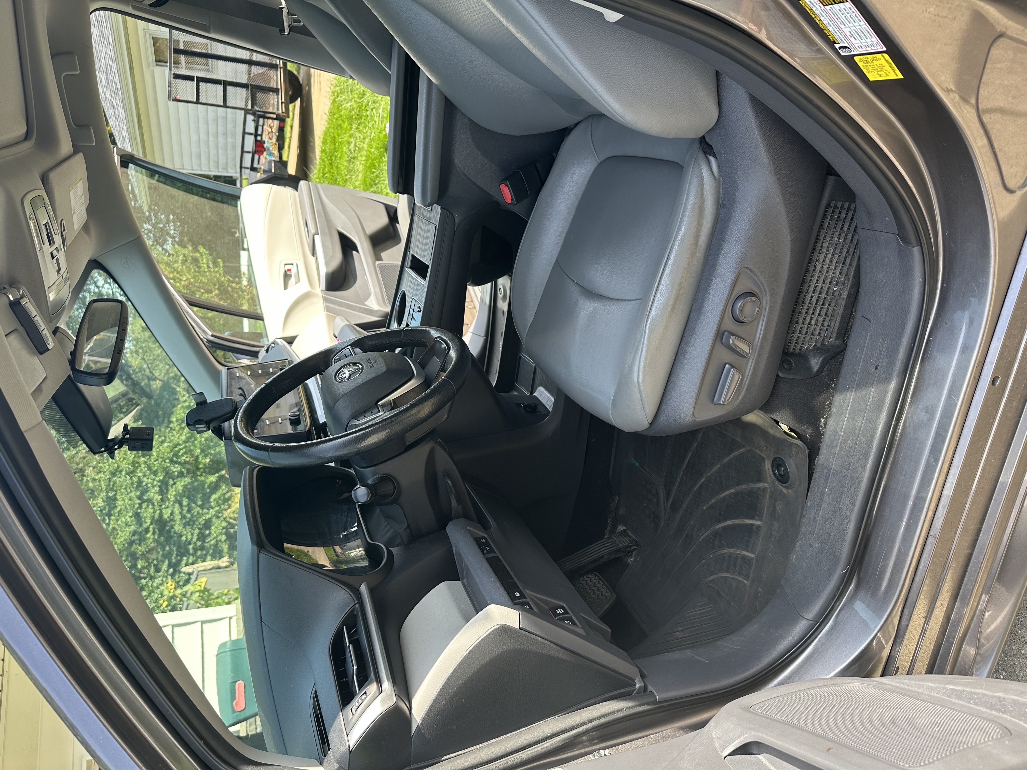 Used 2021 Toyota Sienna XLE AWD/4WD image 11