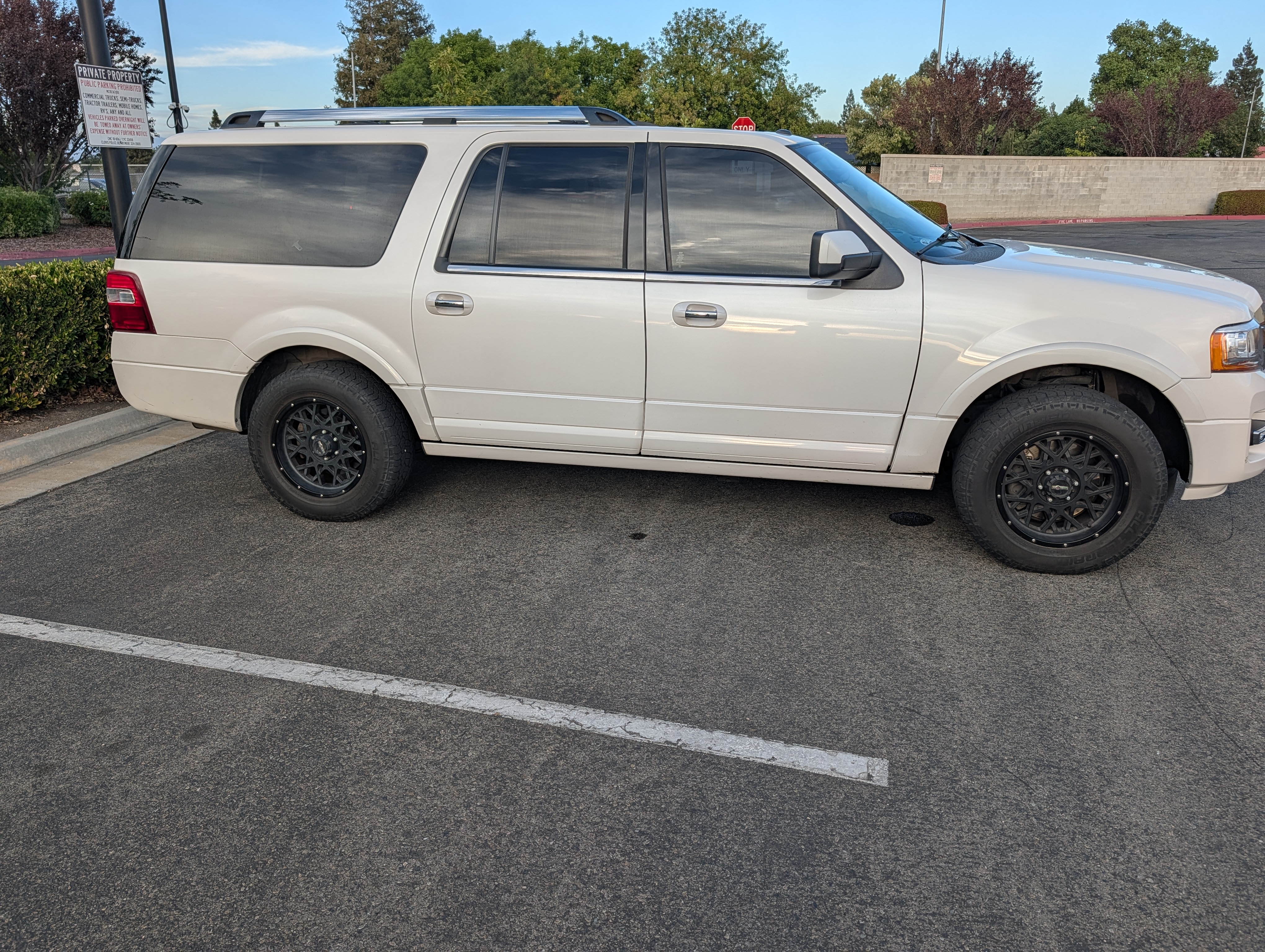 Used 2015 Ford Expedition EL Limited w/ Equipment Group 301A AWD/4WD image 5