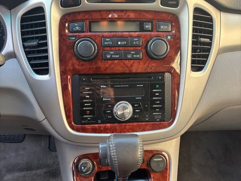 Used 2005 Toyota Highlander Limited image 14