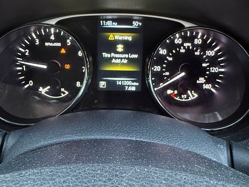 Used 2016 Nissan Rogue S image 27