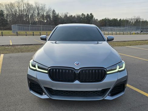 Used 2023 BMW M550i xDrive w/ Executive Package image 2