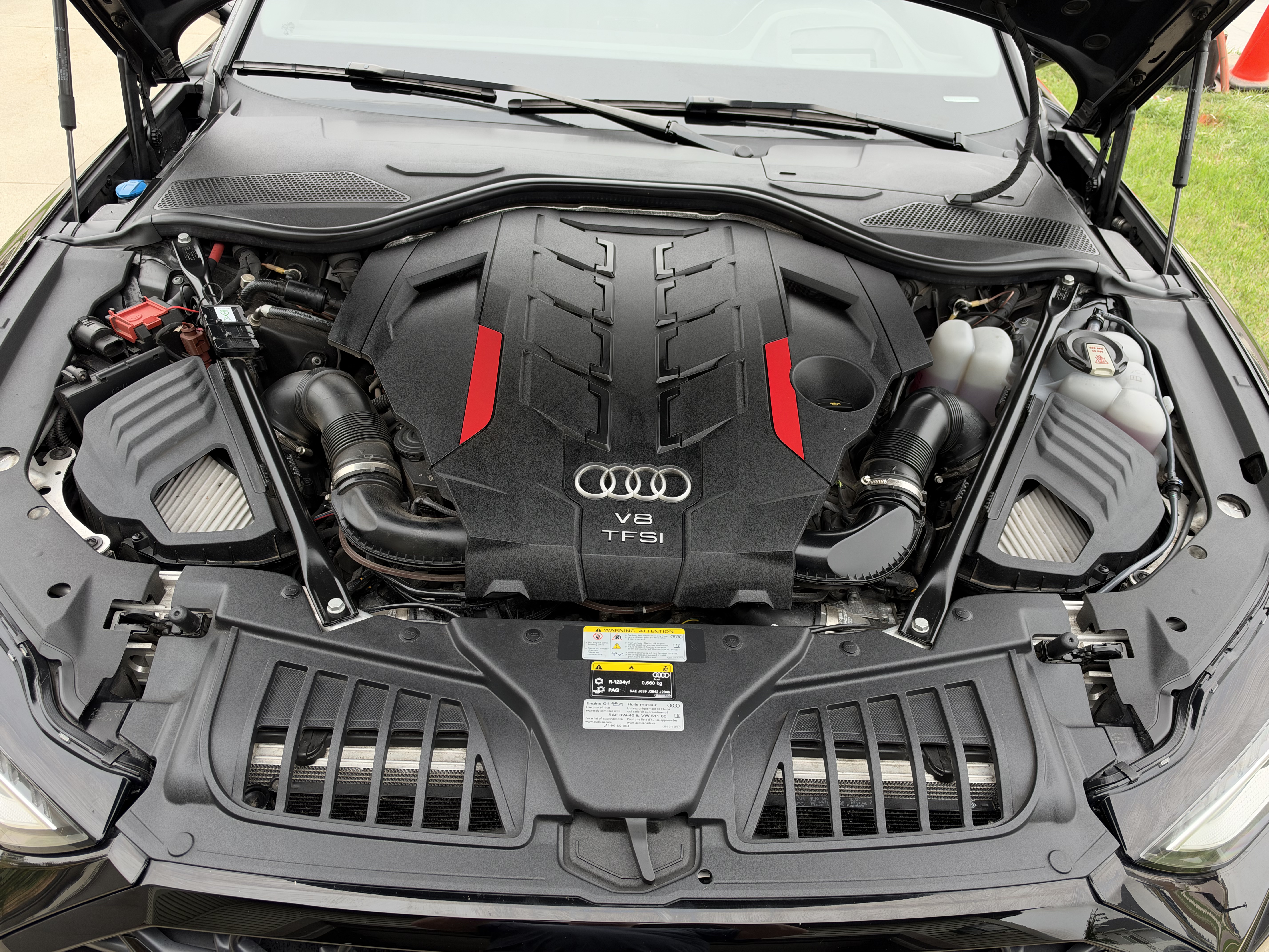 Used 2022 Audi S8 AWD/4WD image 19