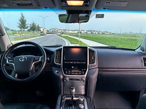 Used 2019 Toyota Land Cruiser AWD/4WD image 16
