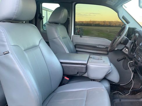 Used 2015 Ford F250 XL w/ Snow Plow Prep Package AWD/4WD image 4