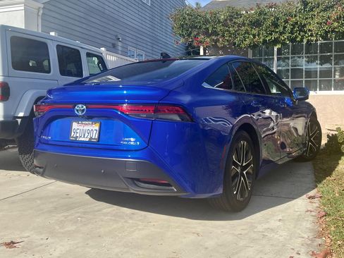 Used 2021 Toyota Mirai image 10