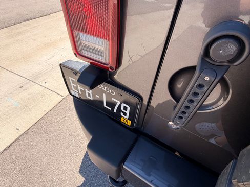 Used 2018 Jeep Wrangler Unlimited Sahara AWD/4WD image 19