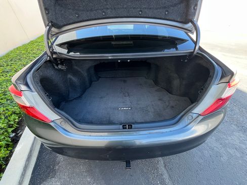 Used 2012 Toyota Camry SE image 10