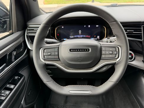 Used 2023 Jeep Wagoneer Series III w/ Rear Seat Video Group 1 image 15