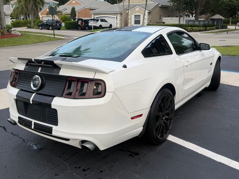 Used 2013 Ford Mustang GT Premium RWD image 6