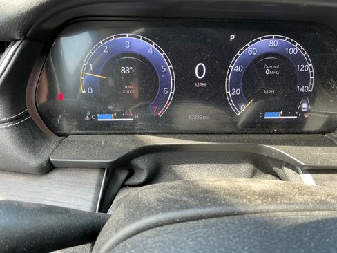 Used 2023 Jeep Grand Cherokee Limited AWD/4WD image 17