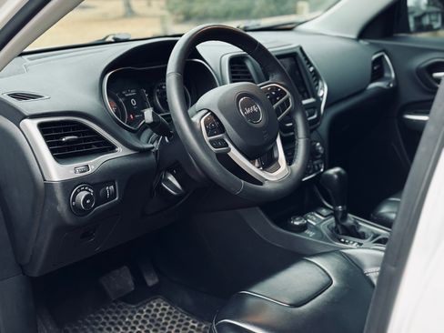 Used 2022 Jeep Cherokee Latitude w/ Sun & Sound Group image 17