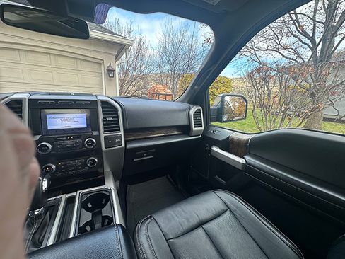 Used 2019 Ford F150 Lariat w/ Equipment Group 502A Luxury image 9
