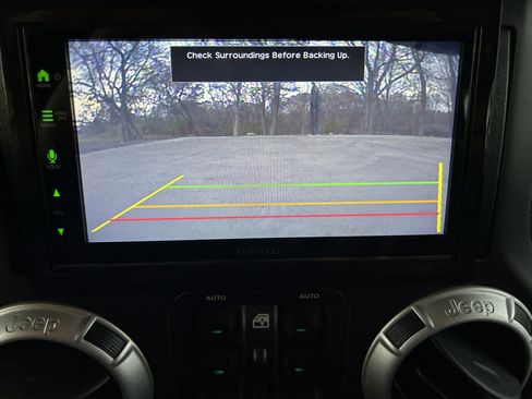 Used 2016 Jeep Wrangler Unlimited Sahara w/ Connectivity Group image 16