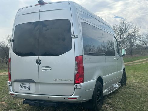 Used 2021 Mercedes-Benz Sprinter 2500 image 14