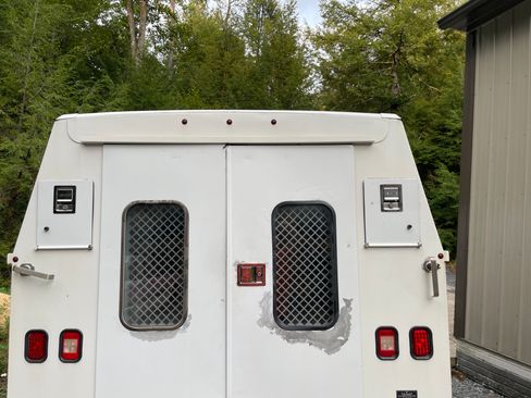 Used 2012 Ford E-350 and Econoline 350 Super Duty image 4