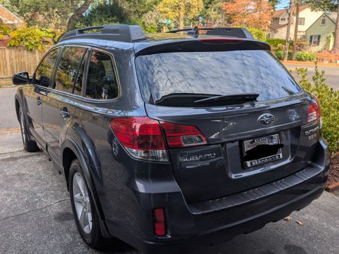 Used 2014 Subaru Outback 3.6R Limited image 5