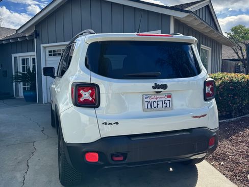 Used 2016 Jeep Renegade Trailhawk image 11