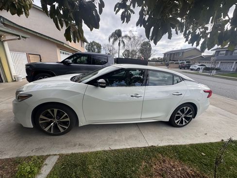 Used 2017 Nissan Maxima 3.5 SV image 2