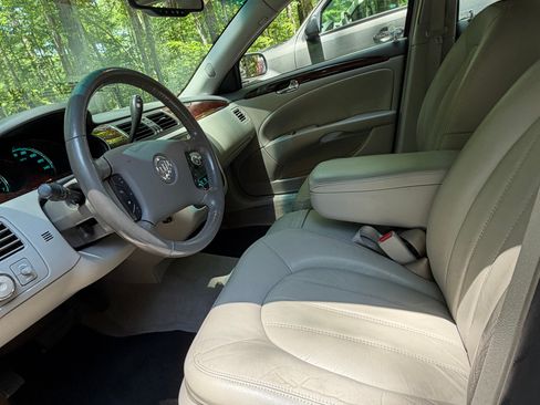 Used 2011 Buick Lucerne CXL w/ Driver Confidence Package FWD image 15