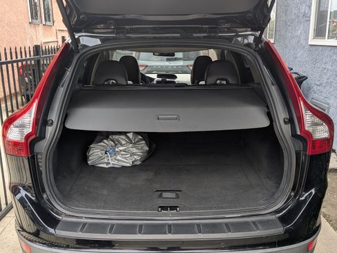 Used 2010 Volvo XC60 T6 R-Design image 4