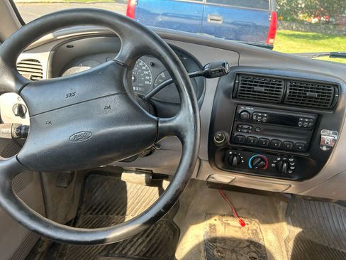 Used 1996 Ford Ranger 2WD Regular Cab image 10