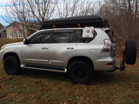 Used 2016 Lexus GX 460 460 Sport Utility 4D image 2