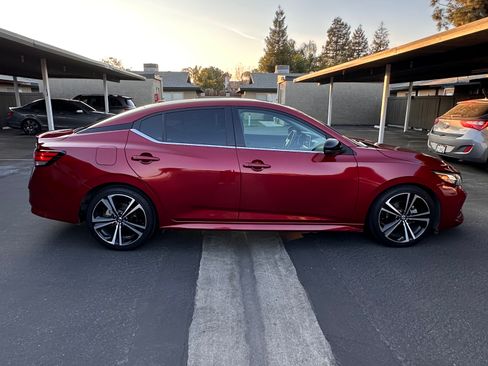 Used 2021 Nissan Sentra SR image 2