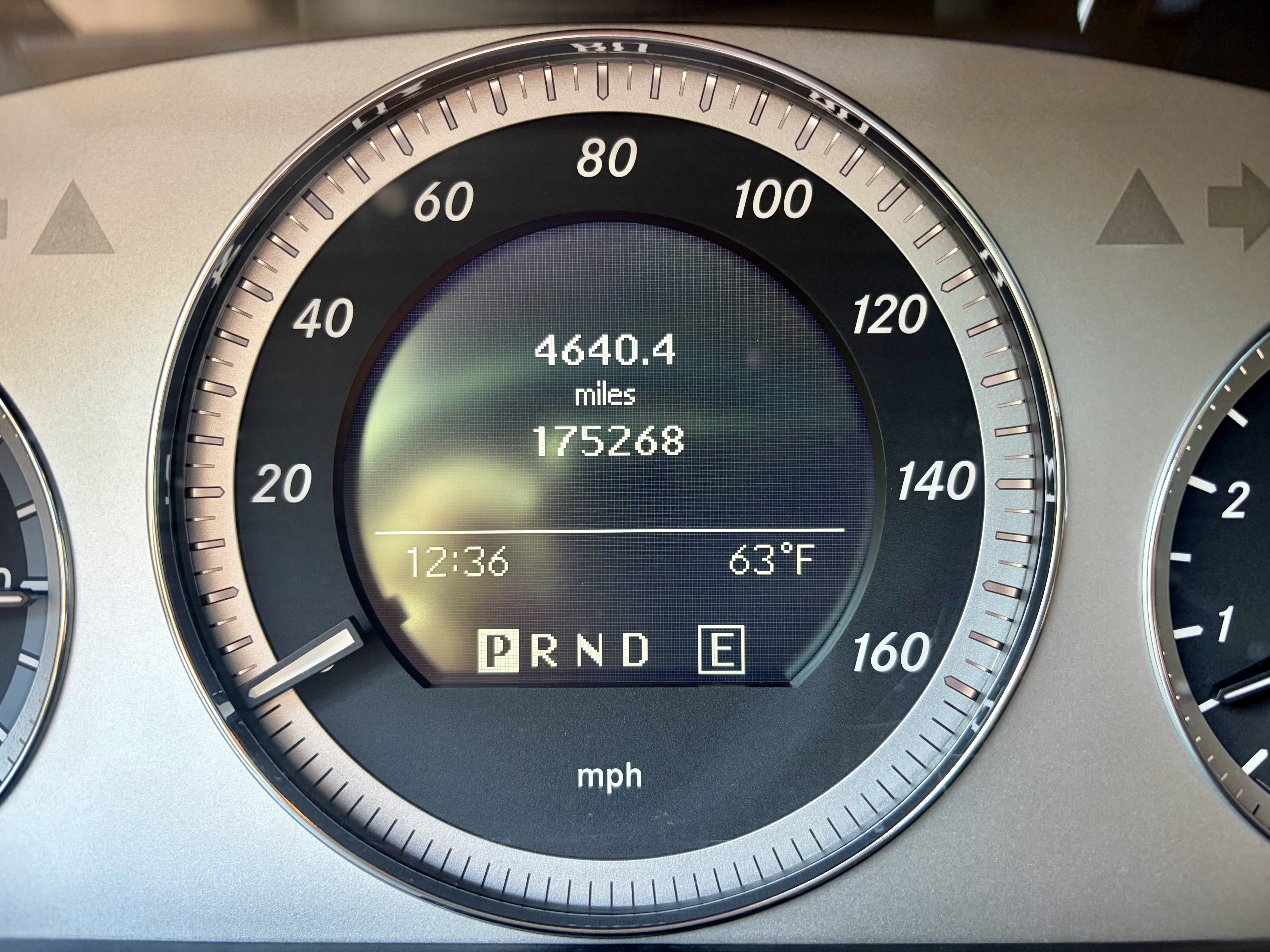 Used 2011 Mercedes-Benz GLK 350 4MATIC image 12