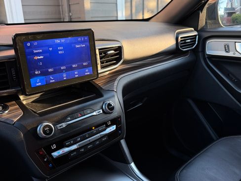 Used 2020 Ford Explorer Limited AWD/4WD image 28