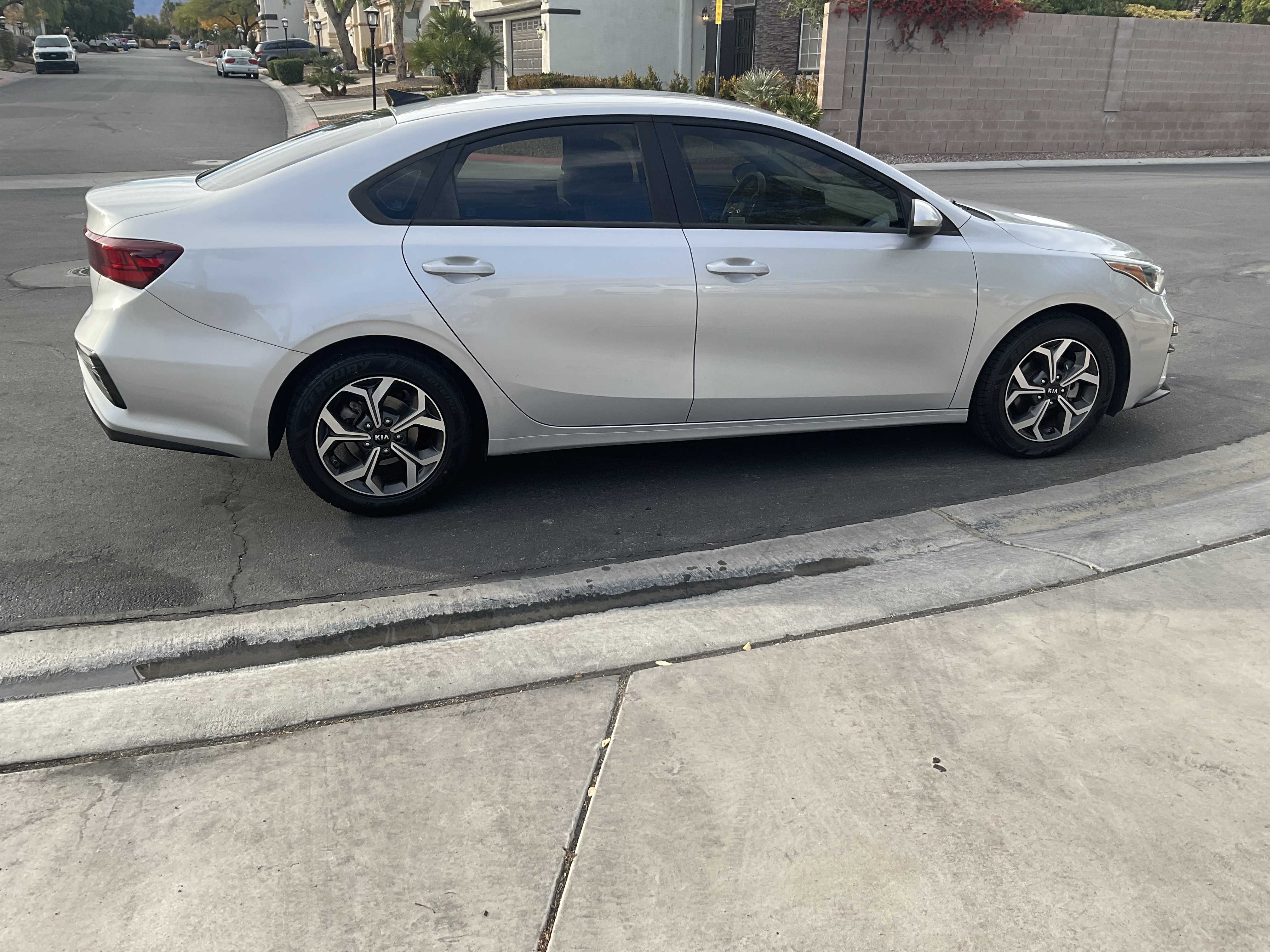 Used 2020 Kia Forte LXS FWD image 1