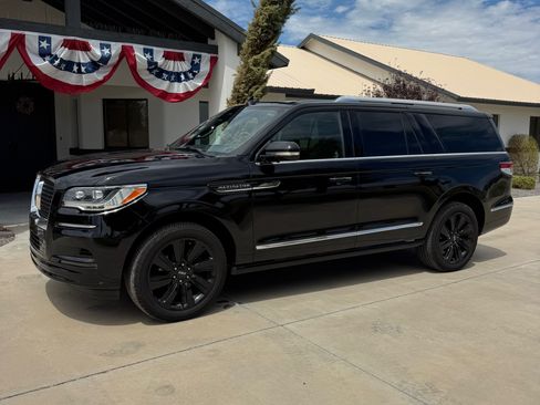 Used 2023 Lincoln Navigator L Reserve RWD image 1